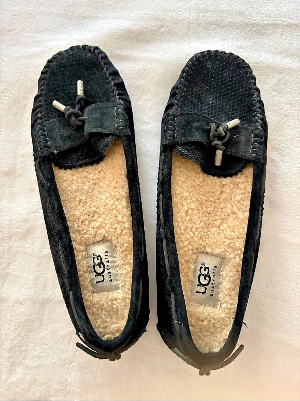UGG Dakota Slipper Black Fur-Lined Moccasins